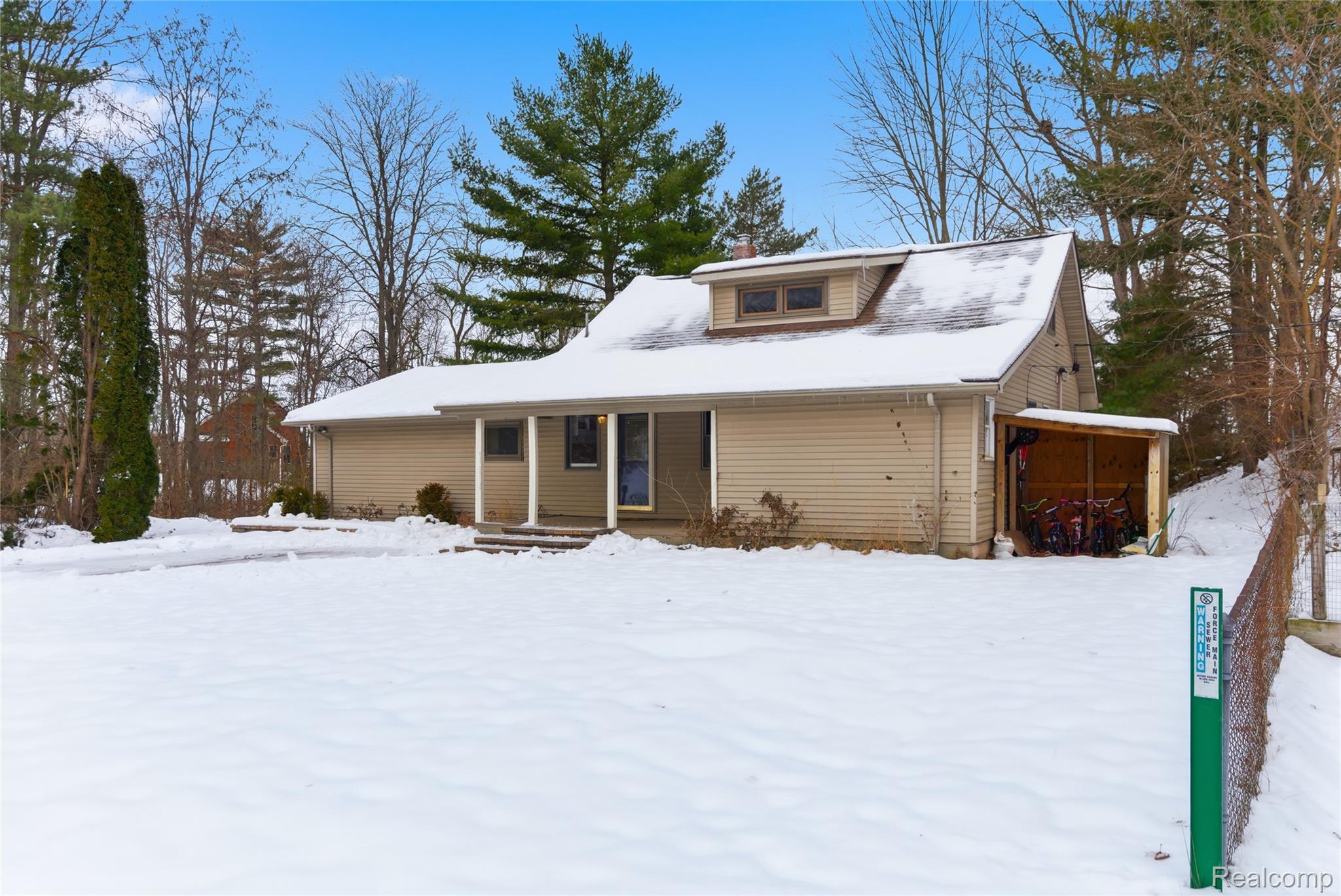 6290 Briggs Lake Drive