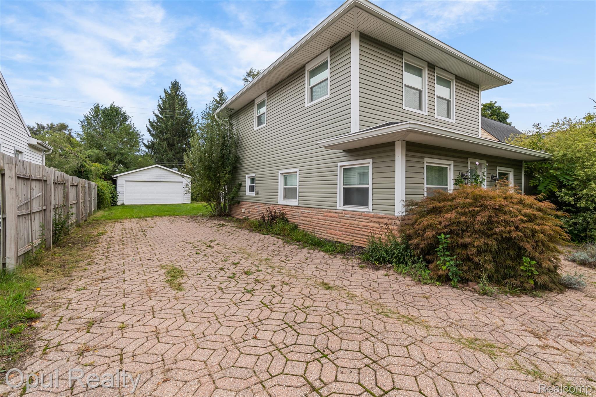 1007 Michigan Street