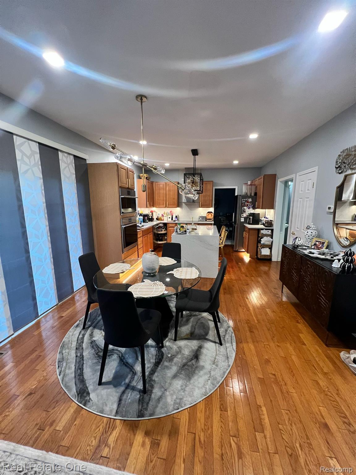 49325 E Central Park