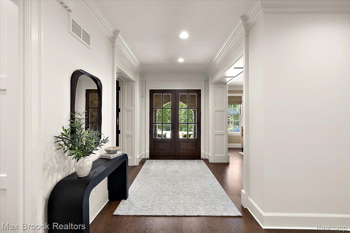 620 Lakeside Drive