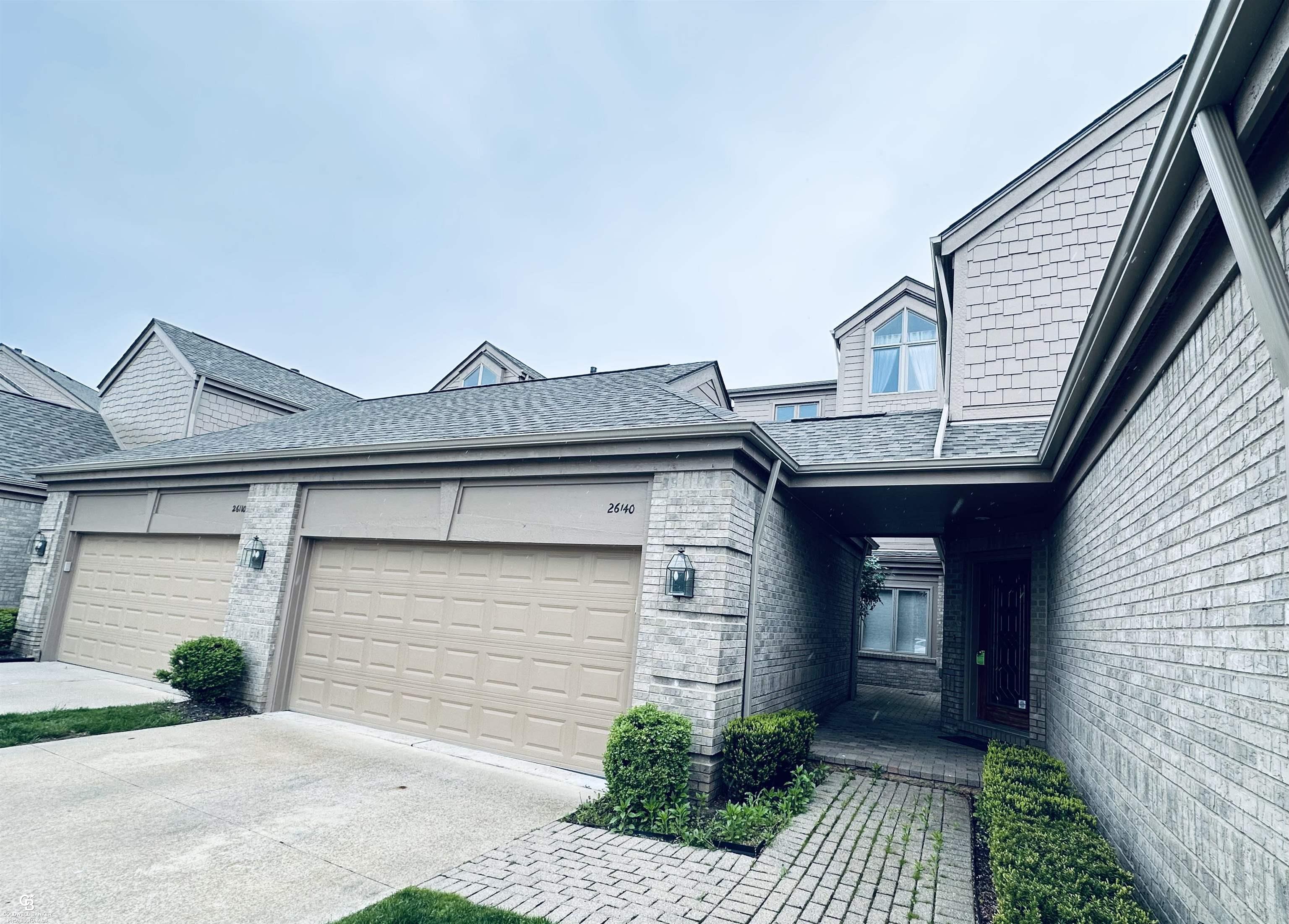 26140 HARBOUR POINTE DR S Drive