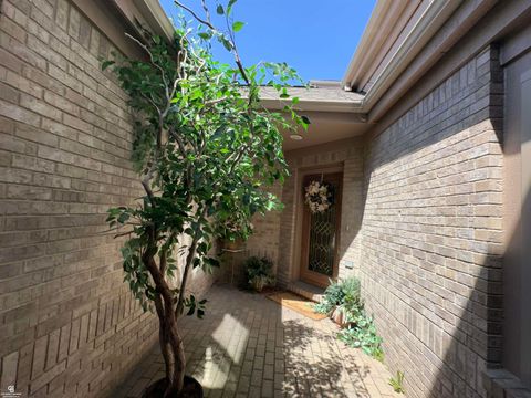 26140 HARBOUR POINTE DR S Drive Harrison Charter Township MI 48045