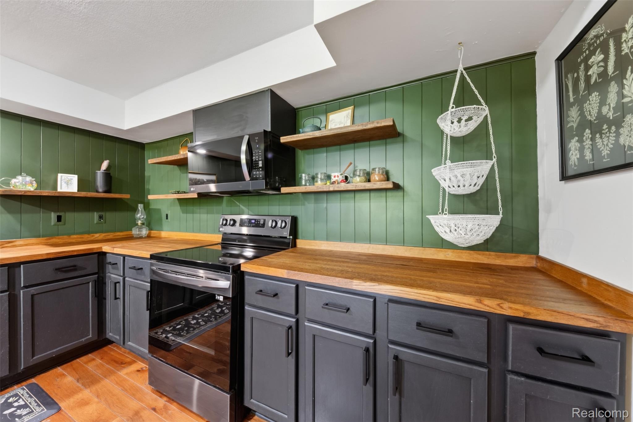 3390 Dexter Trail