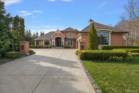 2779 Turtle Lake Drive Bloomfield Charter Township MI 48302