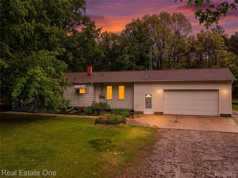 9715 Galatian Drive Hamburg Township MI 48189