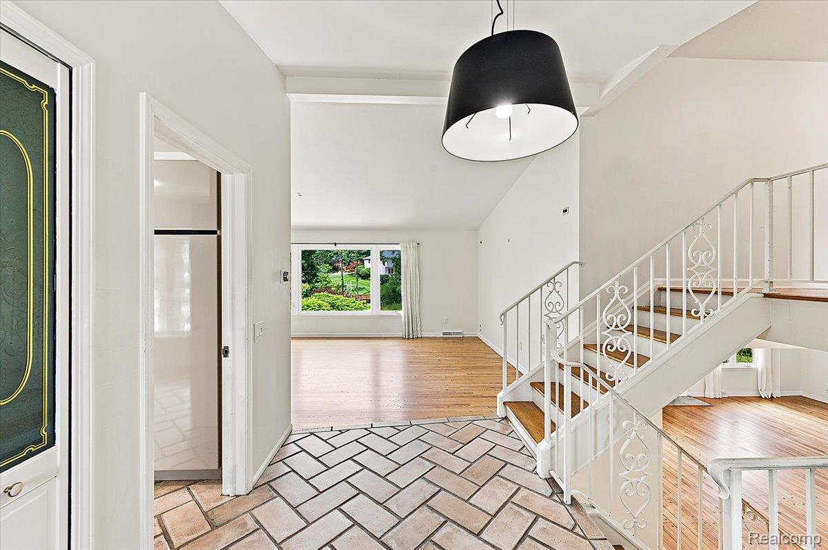 980 Sandhurst Road