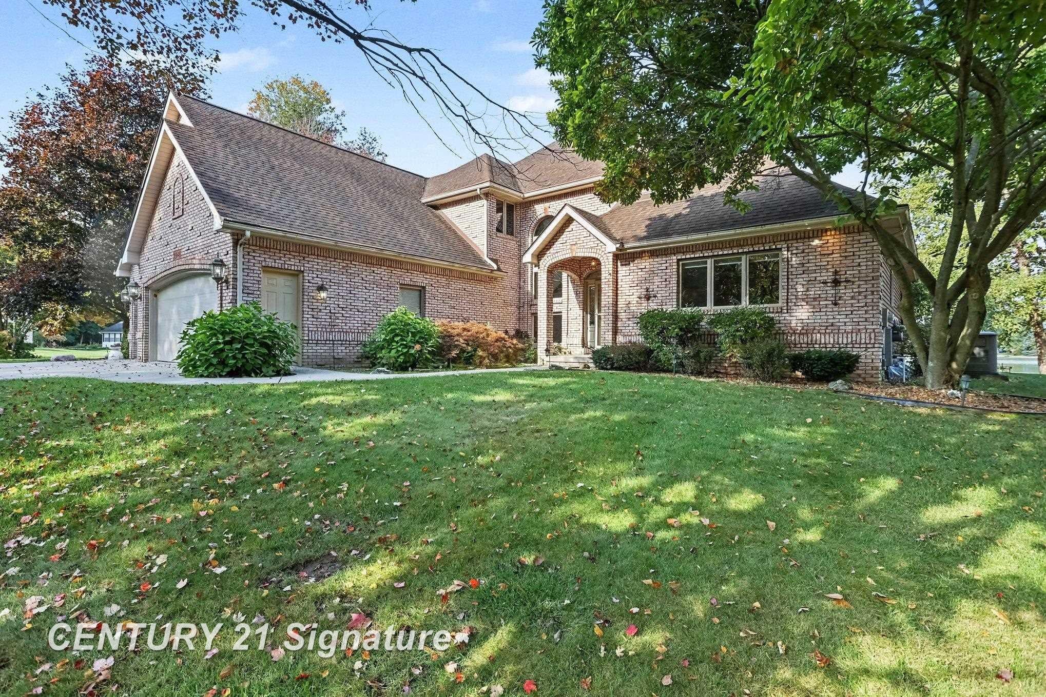 1944 E Lake Circle Drive