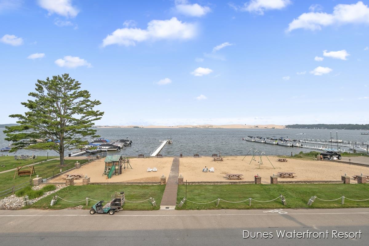 1180 North Shore Drive