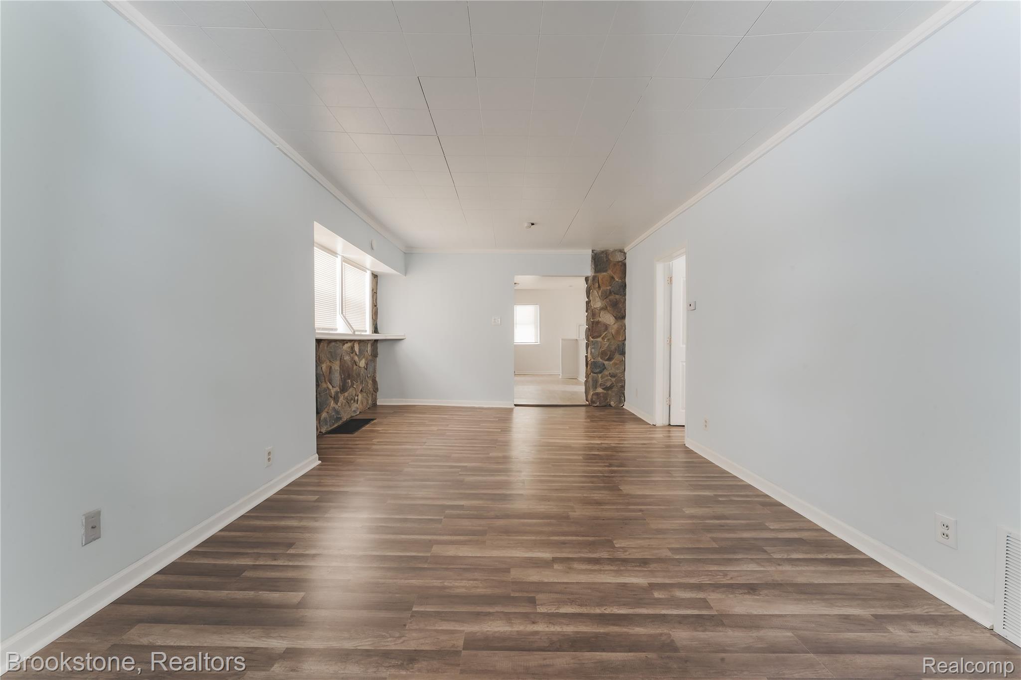 202 W Rundell Street