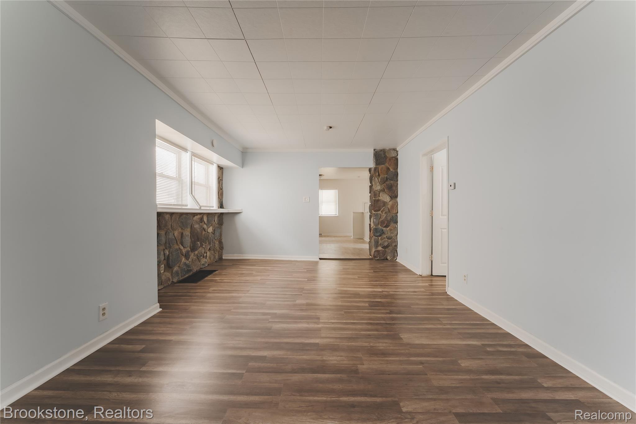 202 W Rundell Street