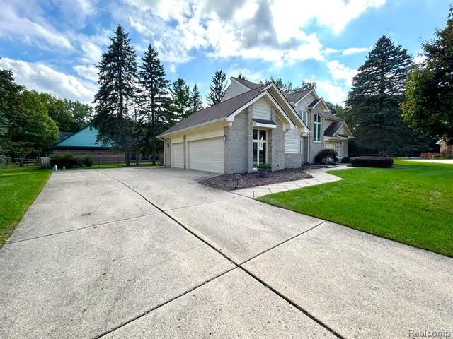2123 McIntosh Drive