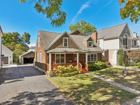 549 Lakeview Avenue Birmingham City MI 48009