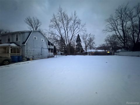 25521 New York Street Dearborn Heights City MI 48125