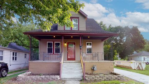 2002 Ridgemont Road Grosse Pointe Woods City MI 48236