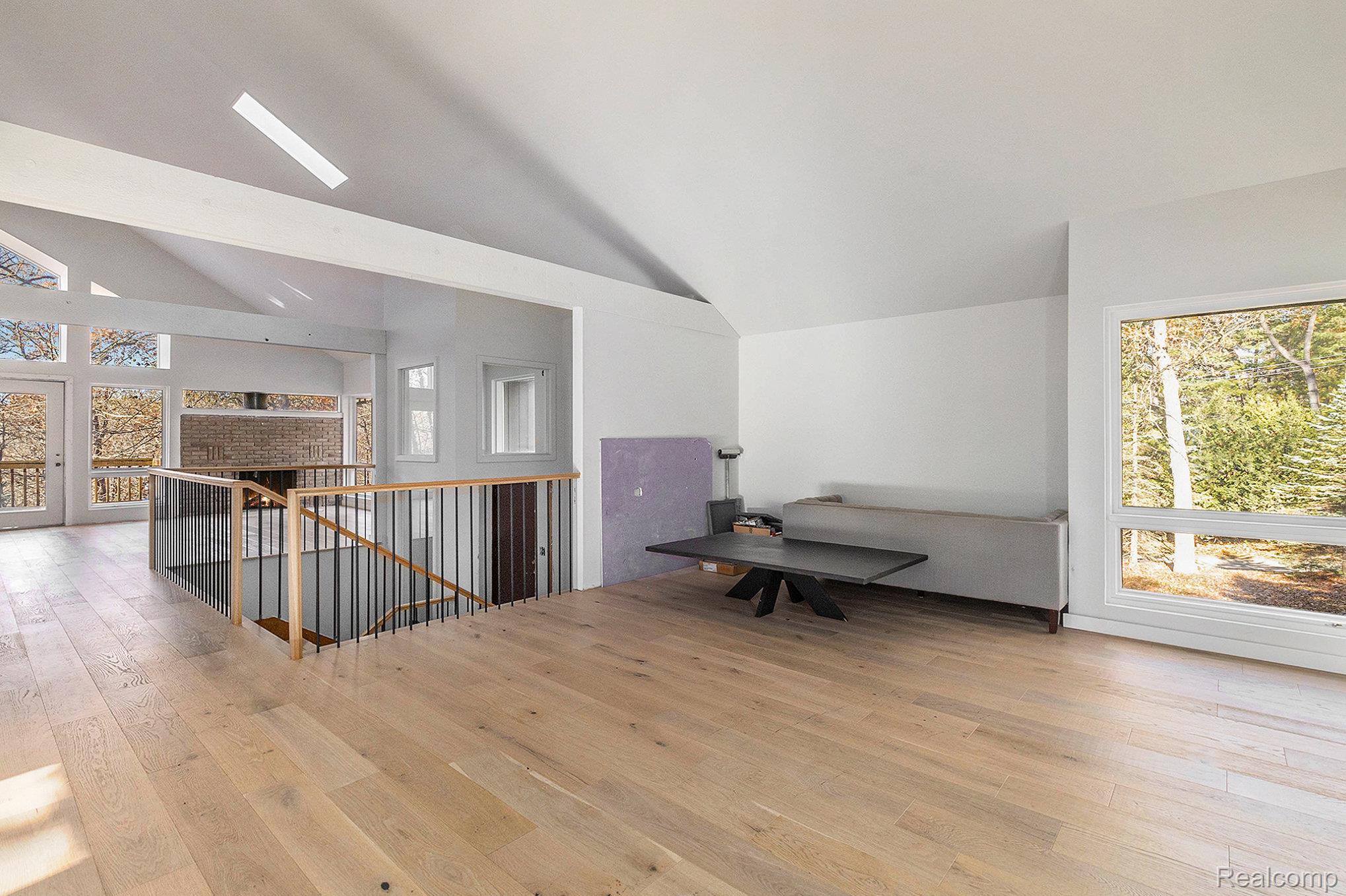 Oakland Charter Township, Michigan 48306, United States, 4 Bedrooms Bedrooms, ,3 BathroomsBathrooms,Residential,Coming Soon,241264