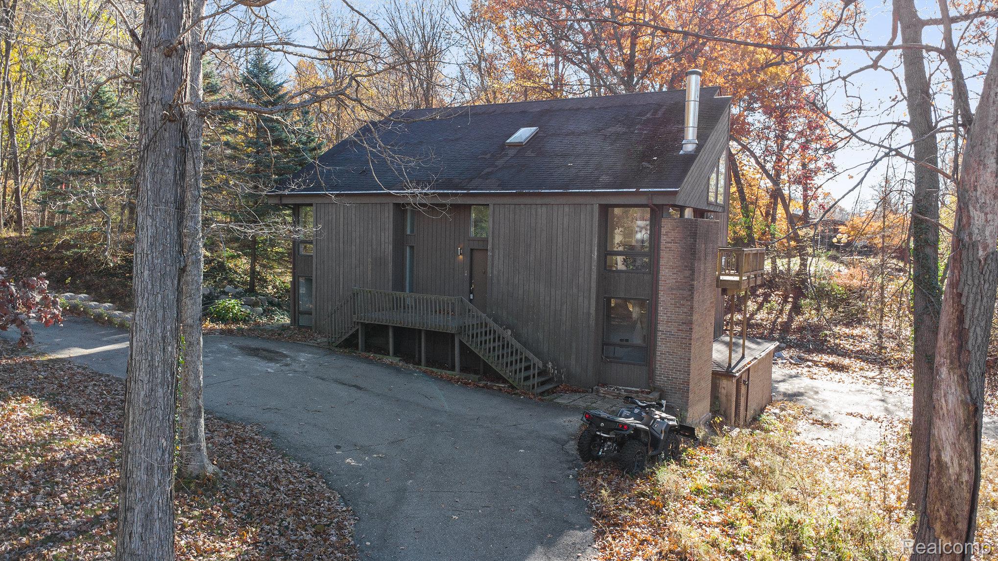 Oakland Charter Township, Michigan 48306, United States, 4 Bedrooms Bedrooms, ,3 BathroomsBathrooms,Residential,Coming Soon,241264