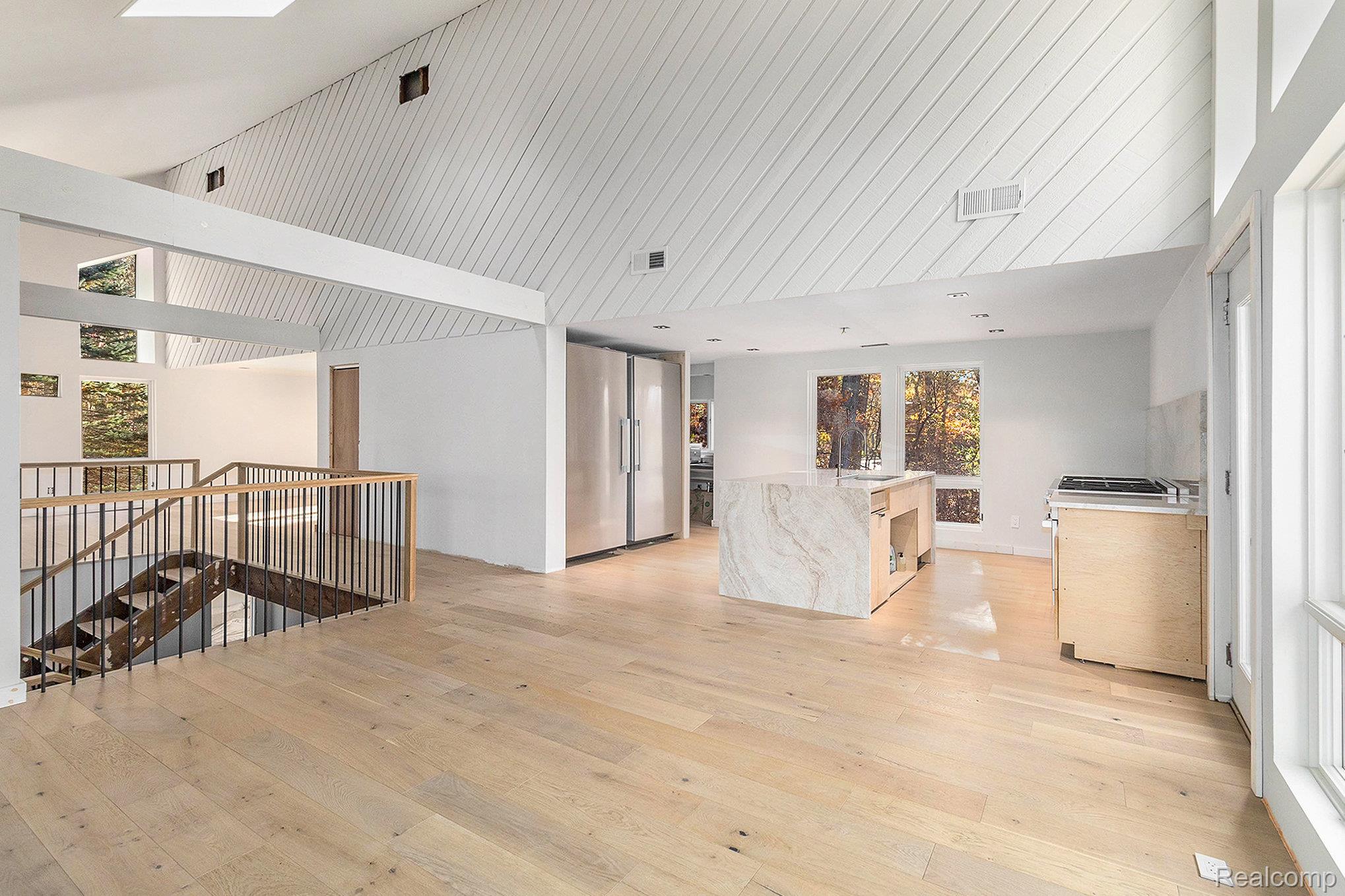 Oakland Charter Township, Michigan 48306, United States, 4 Bedrooms Bedrooms, ,3 BathroomsBathrooms,Residential,Coming Soon,241264