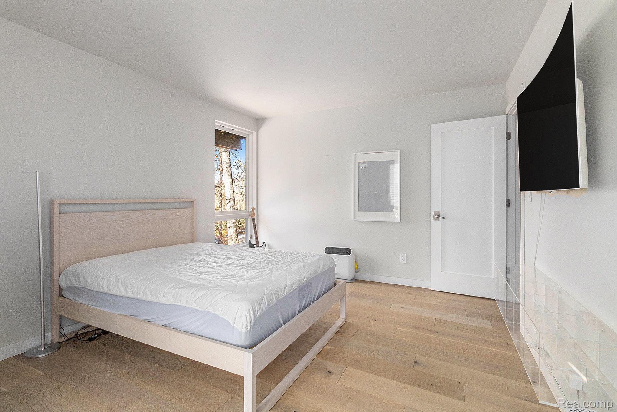 Oakland Charter Township, Michigan 48306, United States, 4 Bedrooms Bedrooms, ,3 BathroomsBathrooms,Residential,Coming Soon,241264