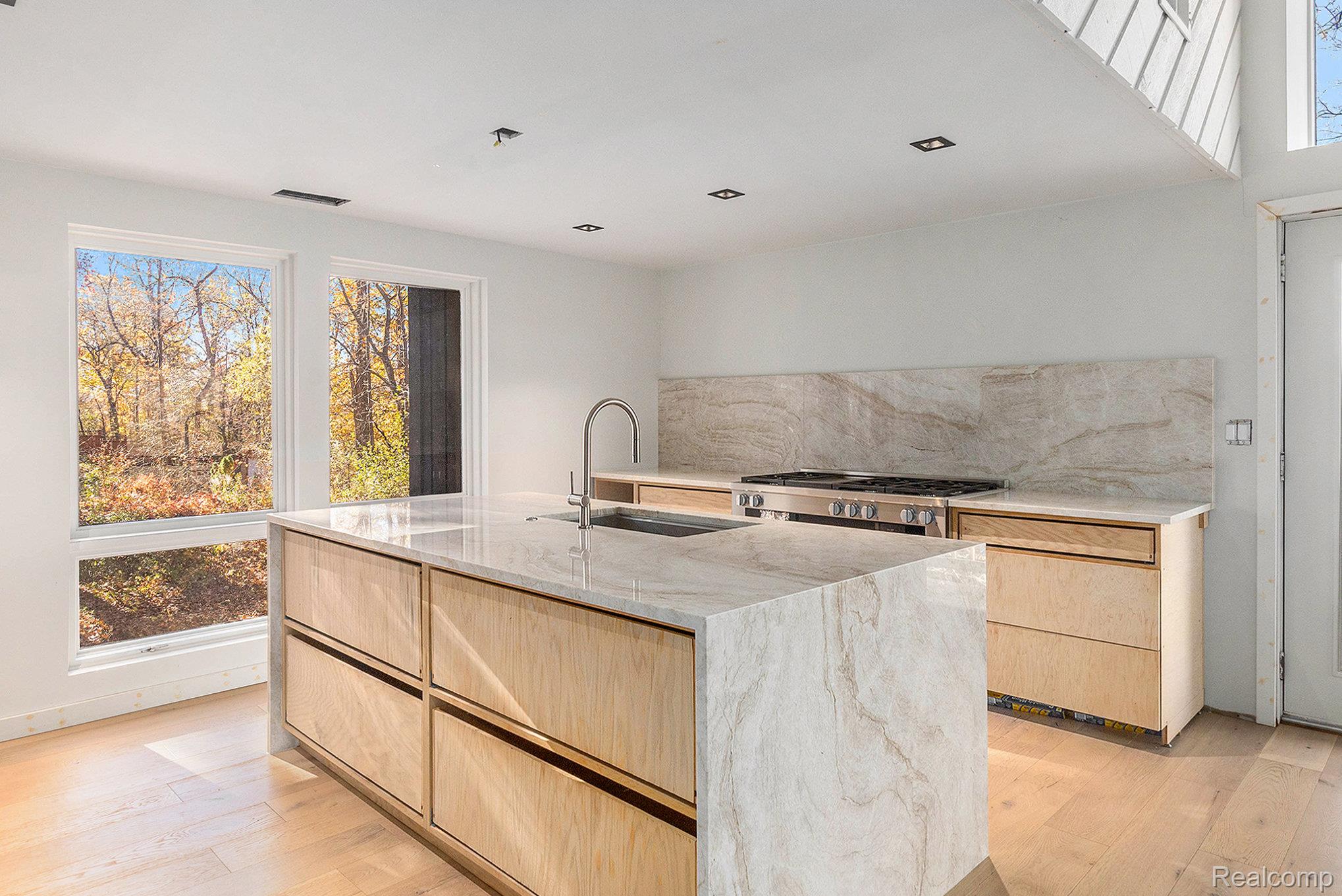 Oakland Charter Township, Michigan 48306, United States, 4 Bedrooms Bedrooms, ,3 BathroomsBathrooms,Residential,Coming Soon,241264