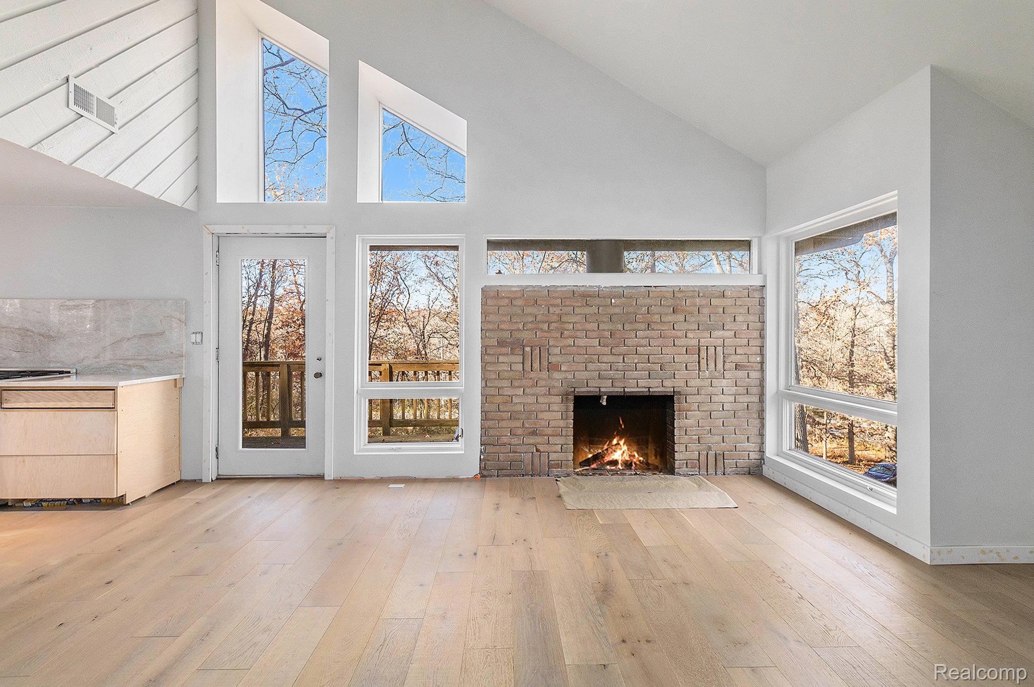 Oakland Charter Township, Michigan 48306, United States, 4 Bedrooms Bedrooms, ,3 BathroomsBathrooms,Residential,Coming Soon,241264