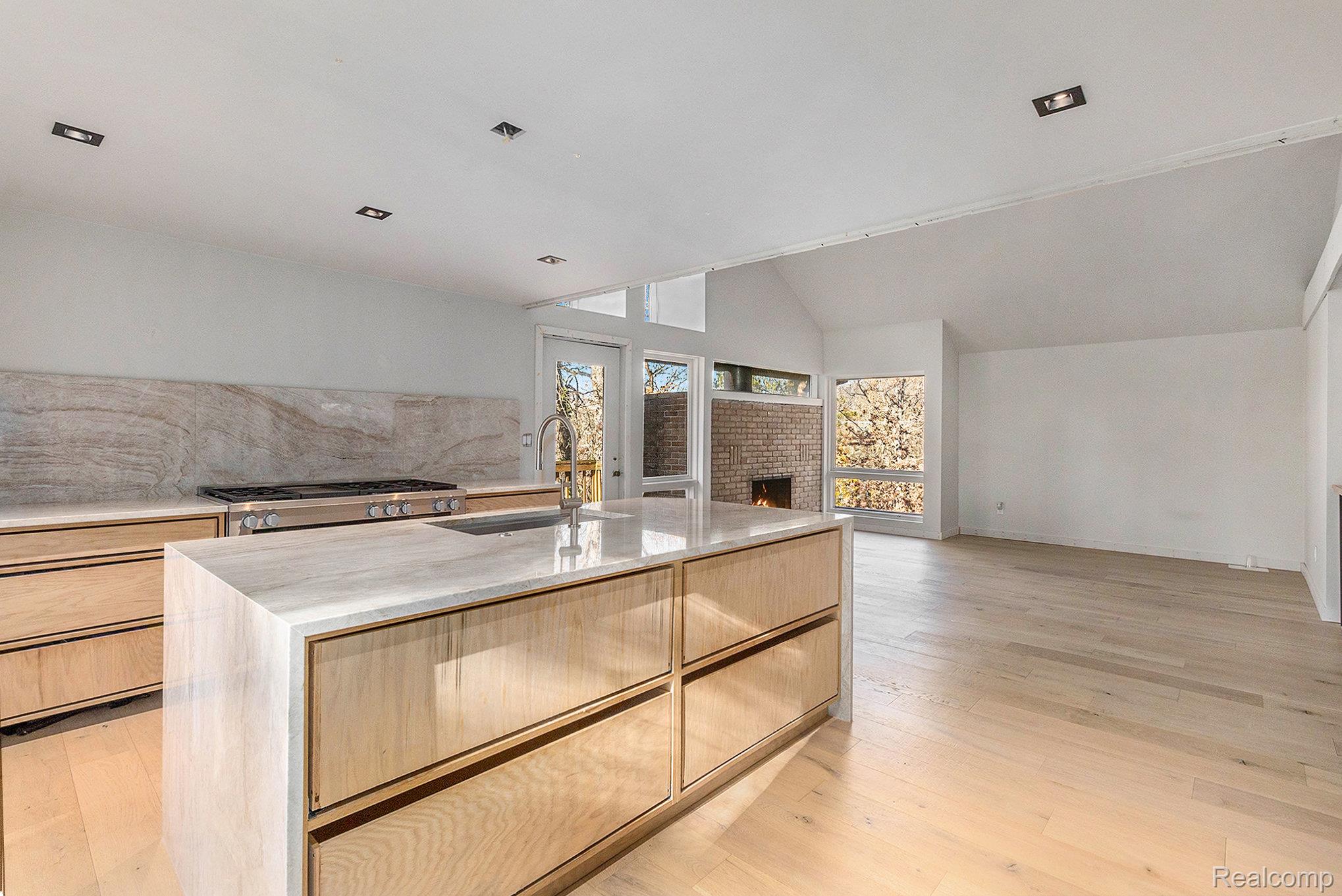 Oakland Charter Township, Michigan 48306, United States, 4 Bedrooms Bedrooms, ,3 BathroomsBathrooms,Residential,Coming Soon,241264