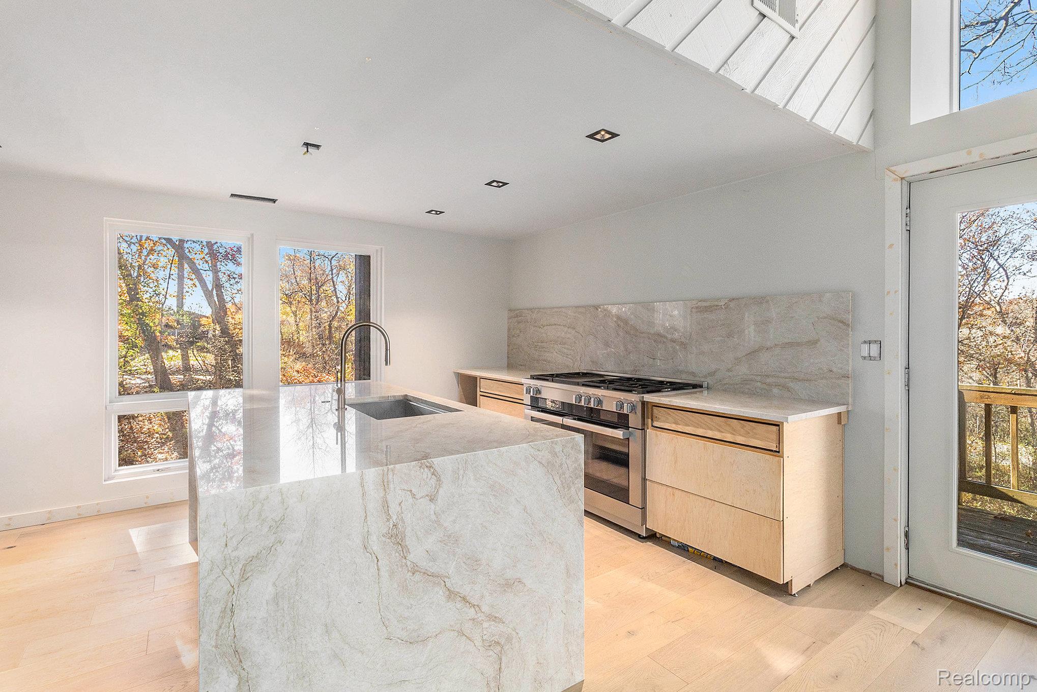 Oakland Charter Township, Michigan 48306, United States, 4 Bedrooms Bedrooms, ,3 BathroomsBathrooms,Residential,Coming Soon,241264