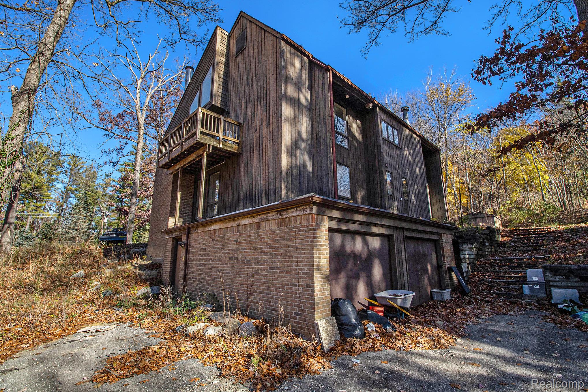 Oakland Charter Township, Michigan 48306, United States, 4 Bedrooms Bedrooms, ,3 BathroomsBathrooms,Residential,Coming Soon,241264