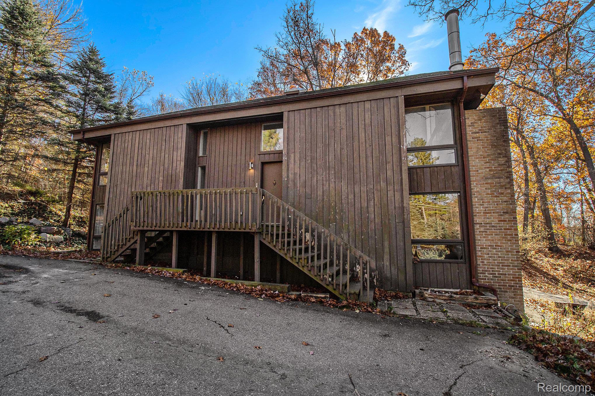 Oakland Charter Township, Michigan 48306, United States, 4 Bedrooms Bedrooms, ,3 BathroomsBathrooms,Residential,Coming Soon,241264