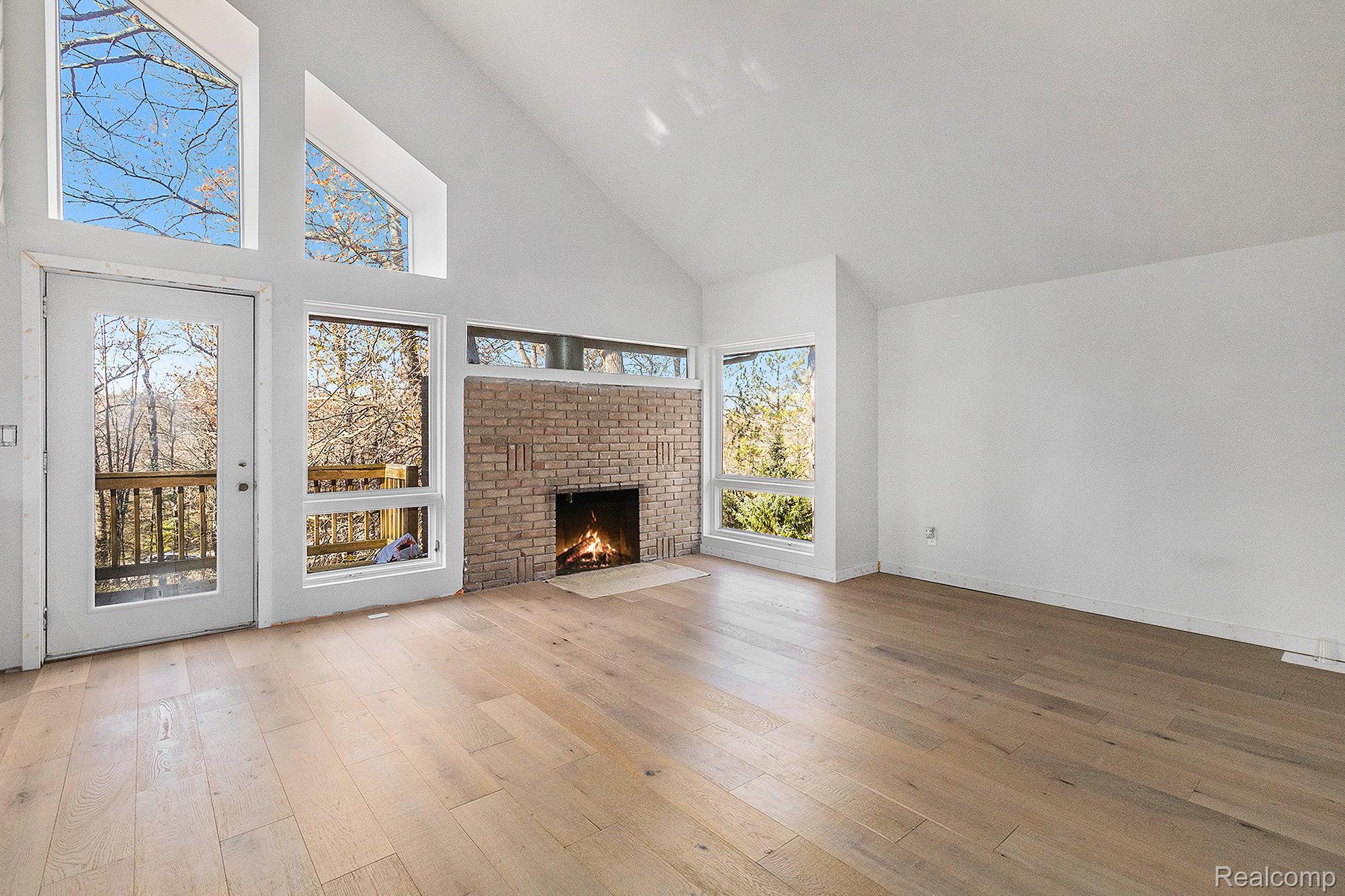 Oakland Charter Township, Michigan 48306, United States, 4 Bedrooms Bedrooms, ,3 BathroomsBathrooms,Residential,Coming Soon,241264