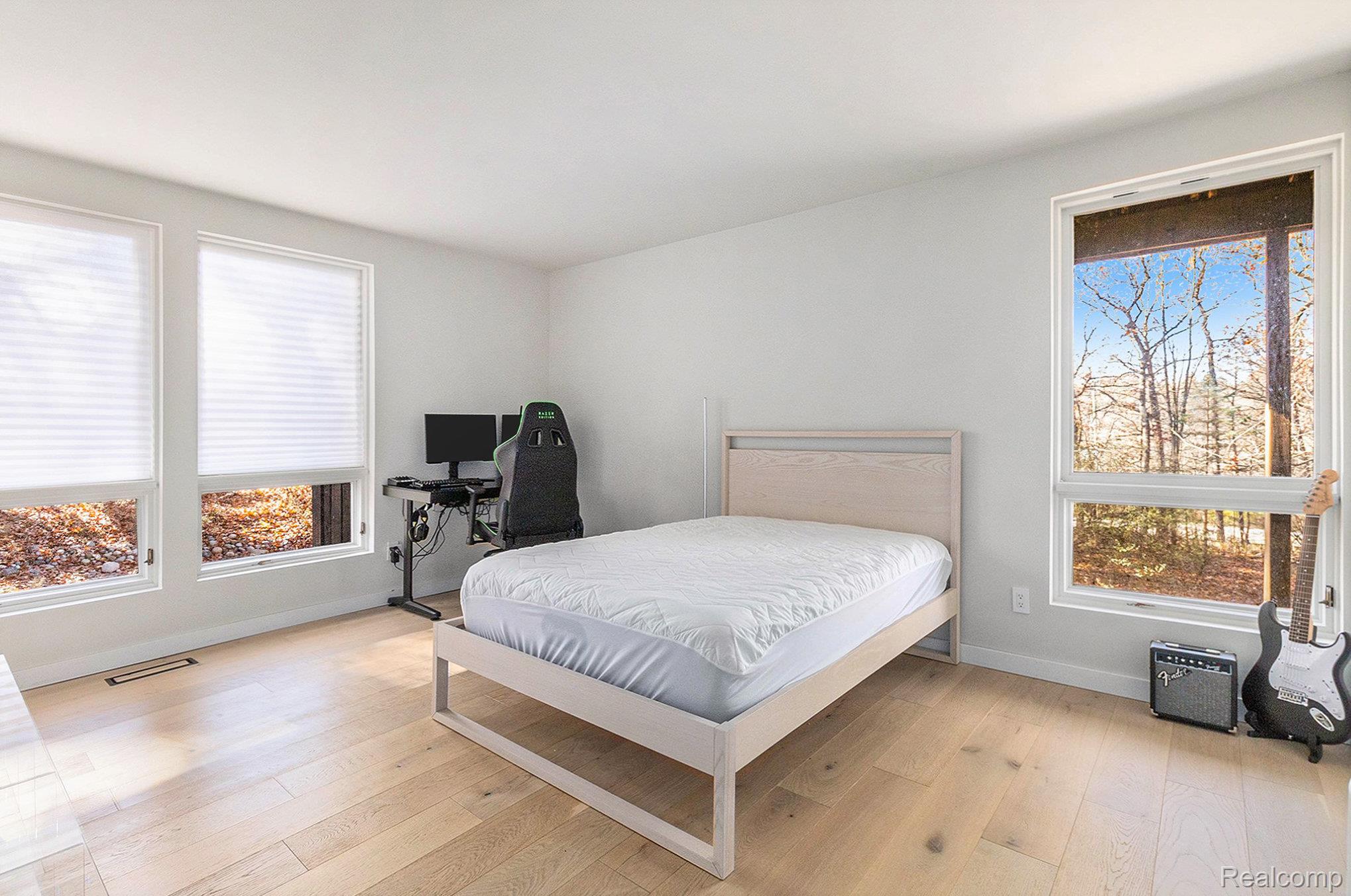 Oakland Charter Township, Michigan 48306, United States, 4 Bedrooms Bedrooms, ,3 BathroomsBathrooms,Residential,Coming Soon,241264