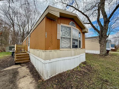 435 Rustic Lane S Sumpter Township MI 48111