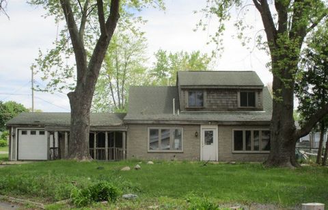 124 ROSELAWN Street Algonac City MI 48001