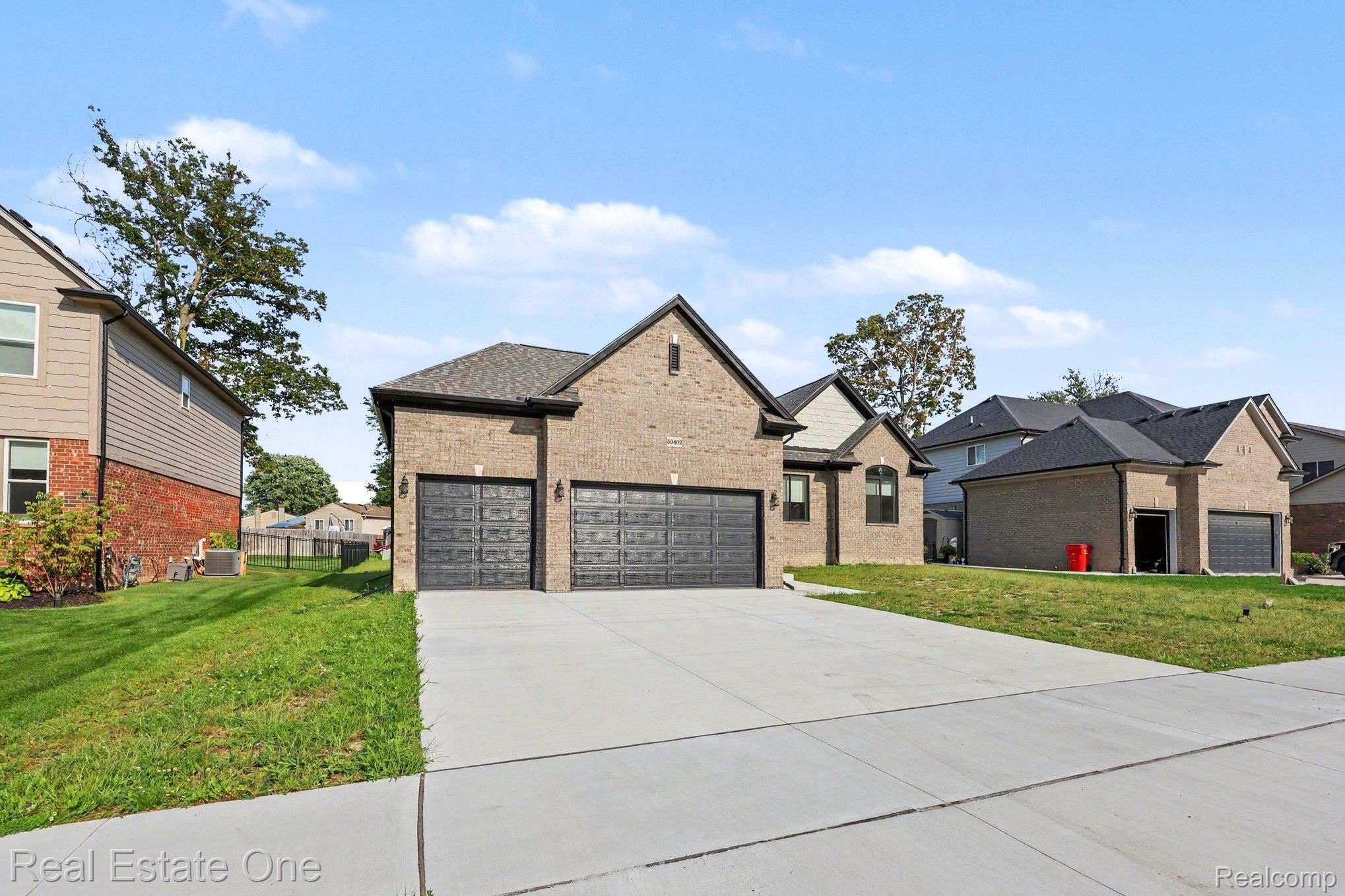50402 Oakbrooke Drive E