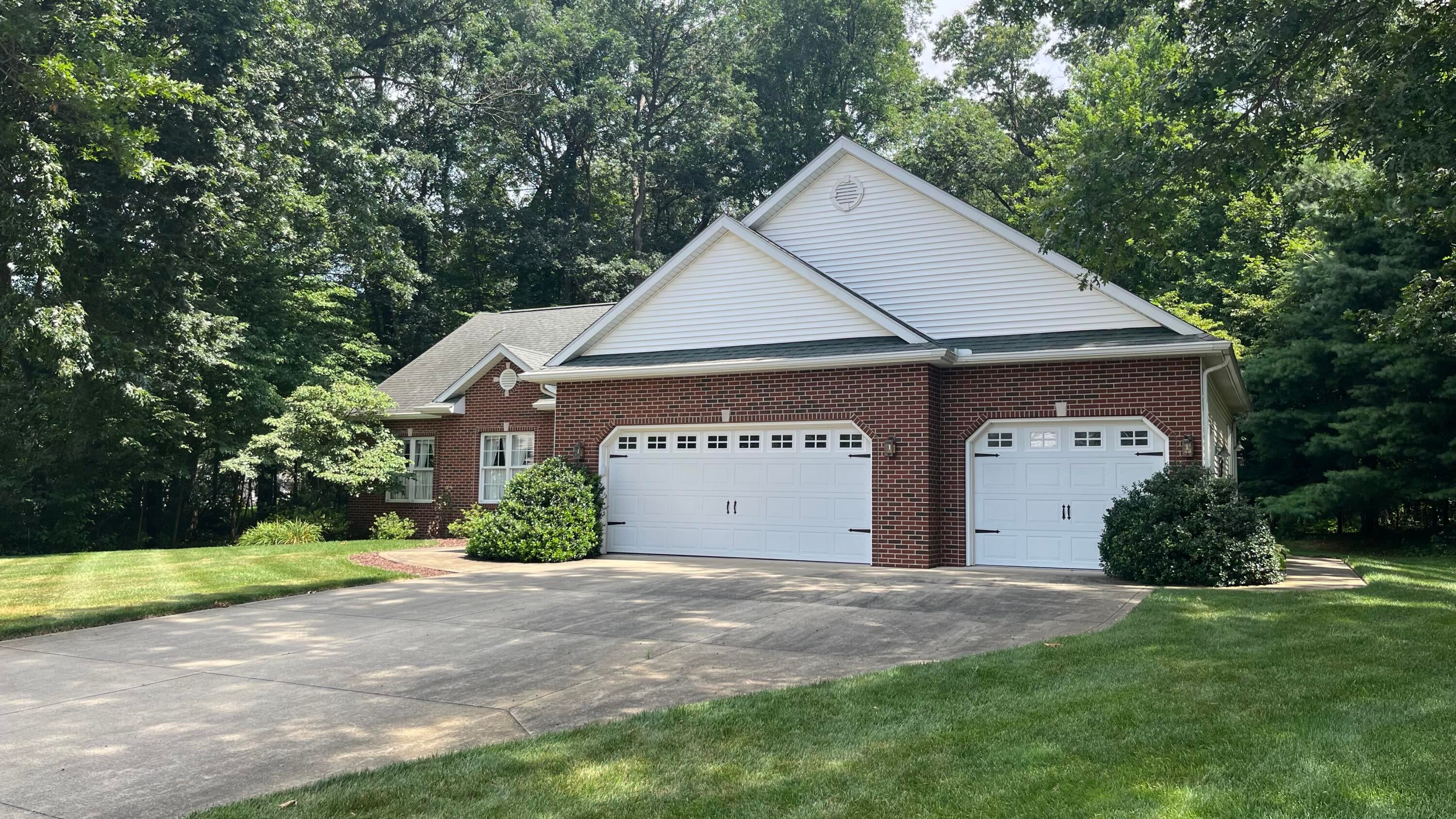 25464 Joelle Court