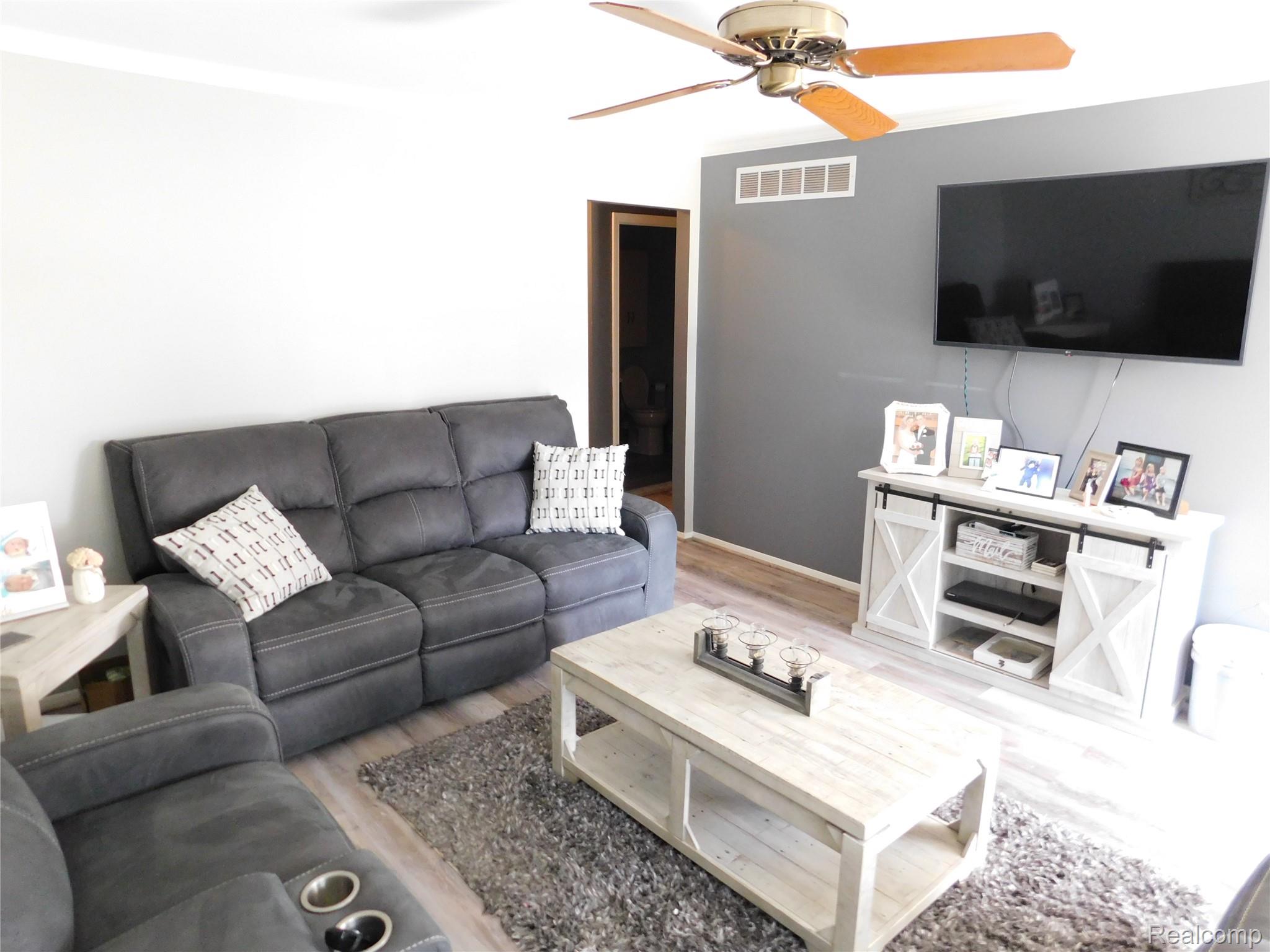 28091 Fair Oaks Lane 12