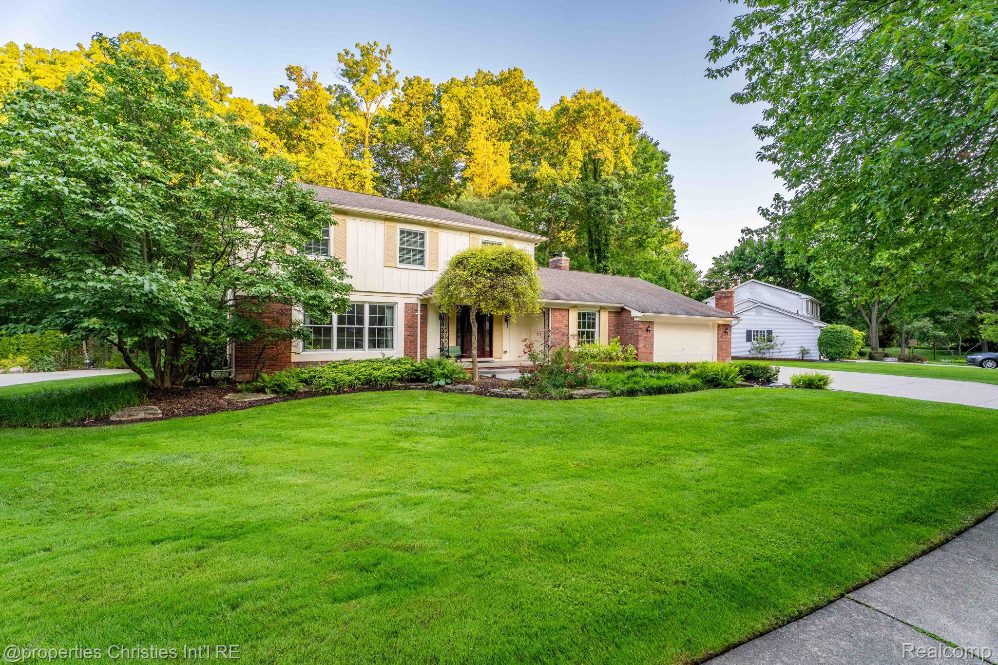 2593 Hounds Chase Drive