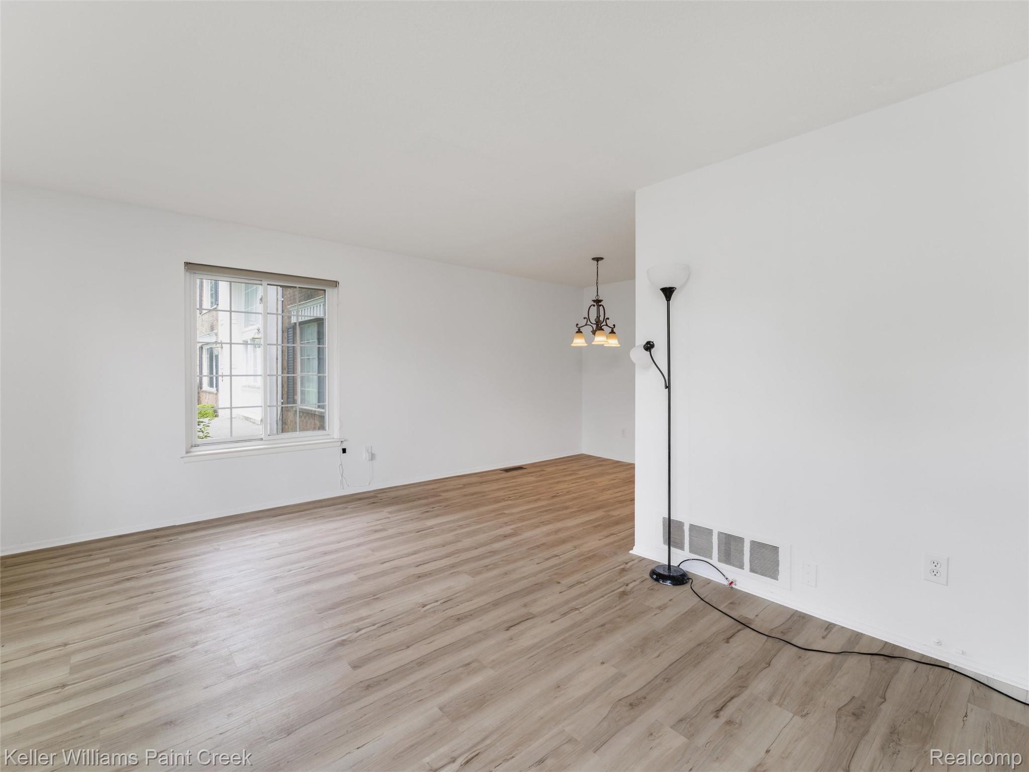 685 E Fox Hills Drive 67