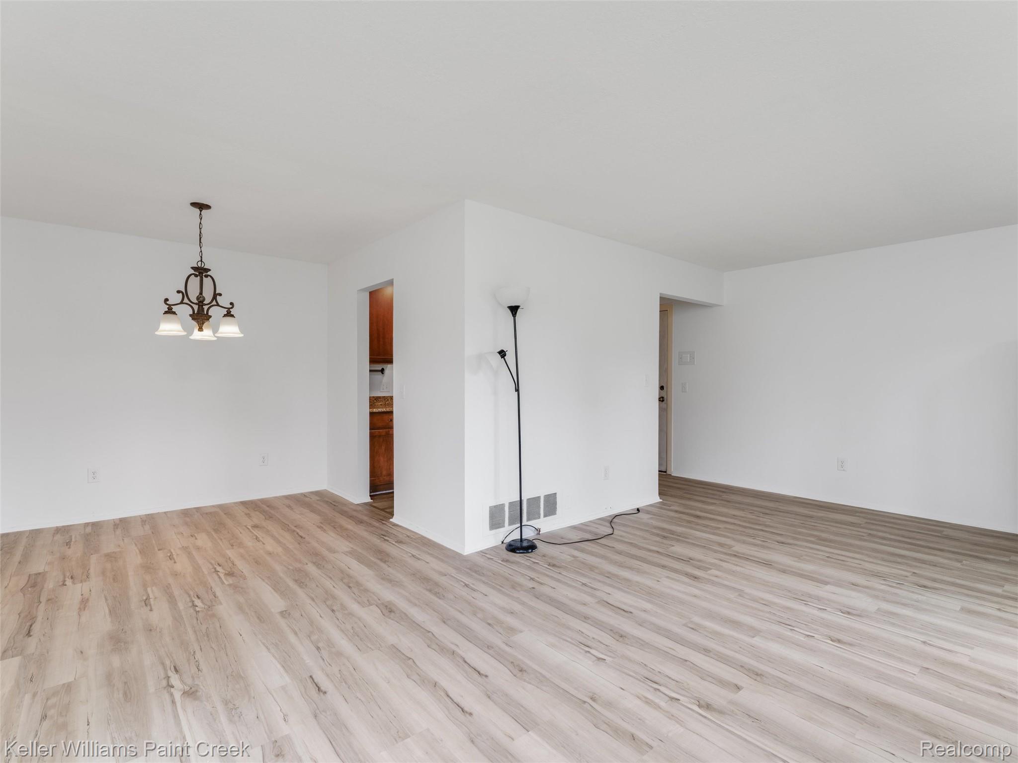 685 E Fox Hills Drive 67