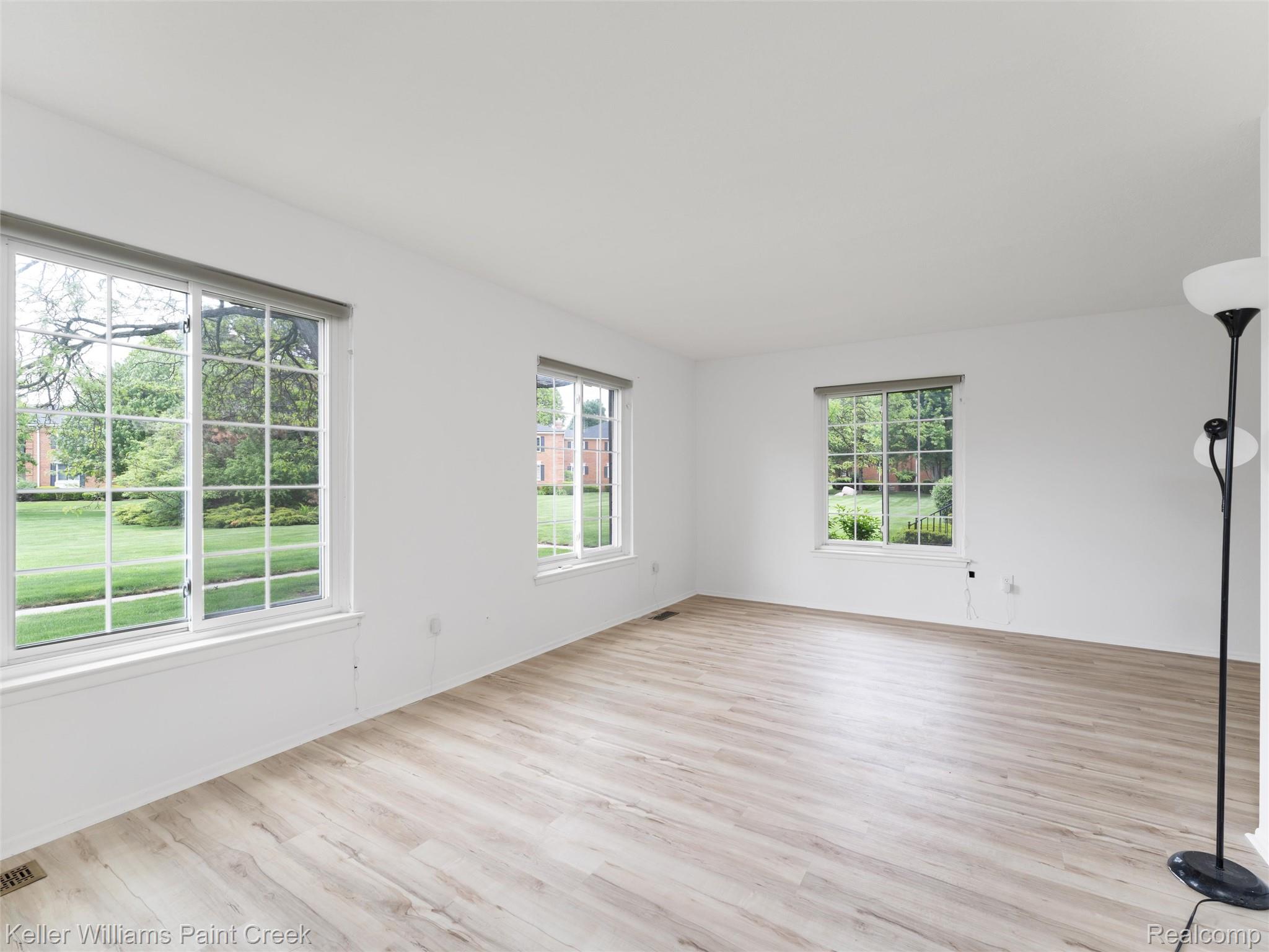 685 E Fox Hills Drive 67