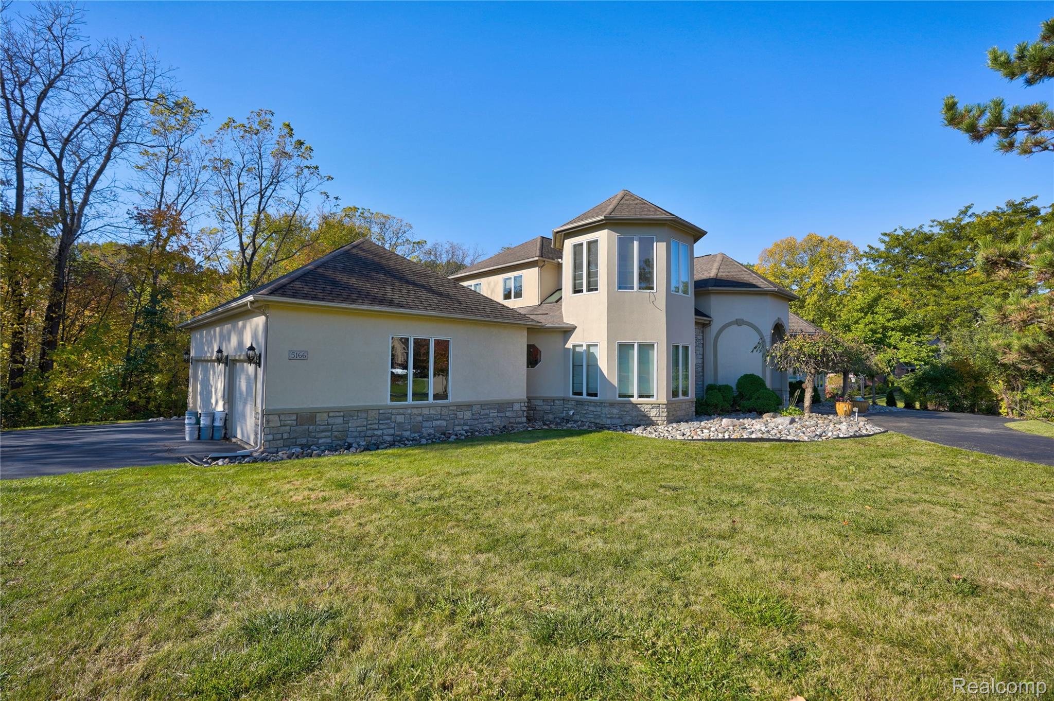 5166 Warwick Woods Trail