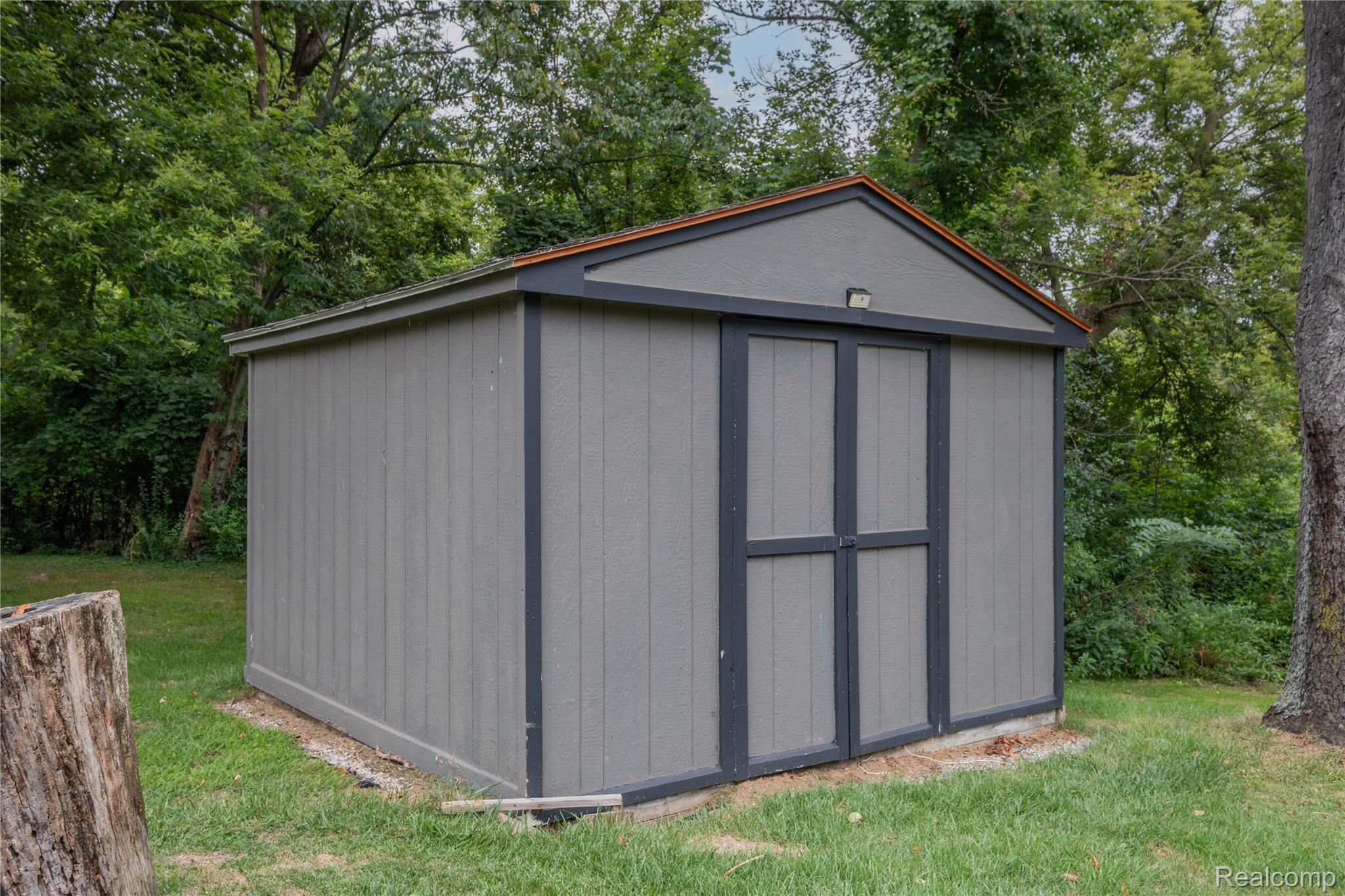 Fenton City, Michigan 48430, United States, 4 Bedrooms Bedrooms, ,3 BathroomsBathrooms,Residential,Pending,204900