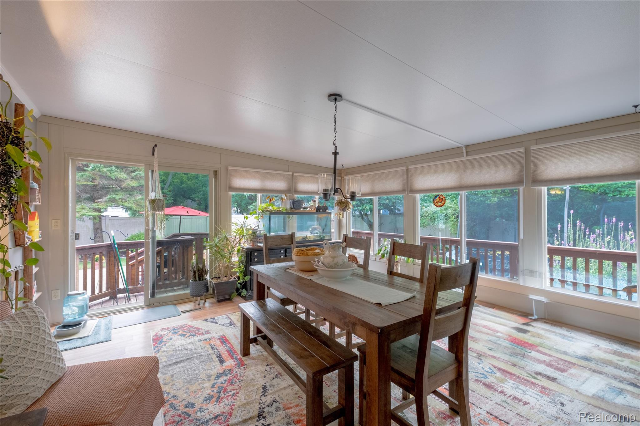 Fenton City, Michigan 48430, United States, 4 Bedrooms Bedrooms, ,3 BathroomsBathrooms,Residential,Pending,204900