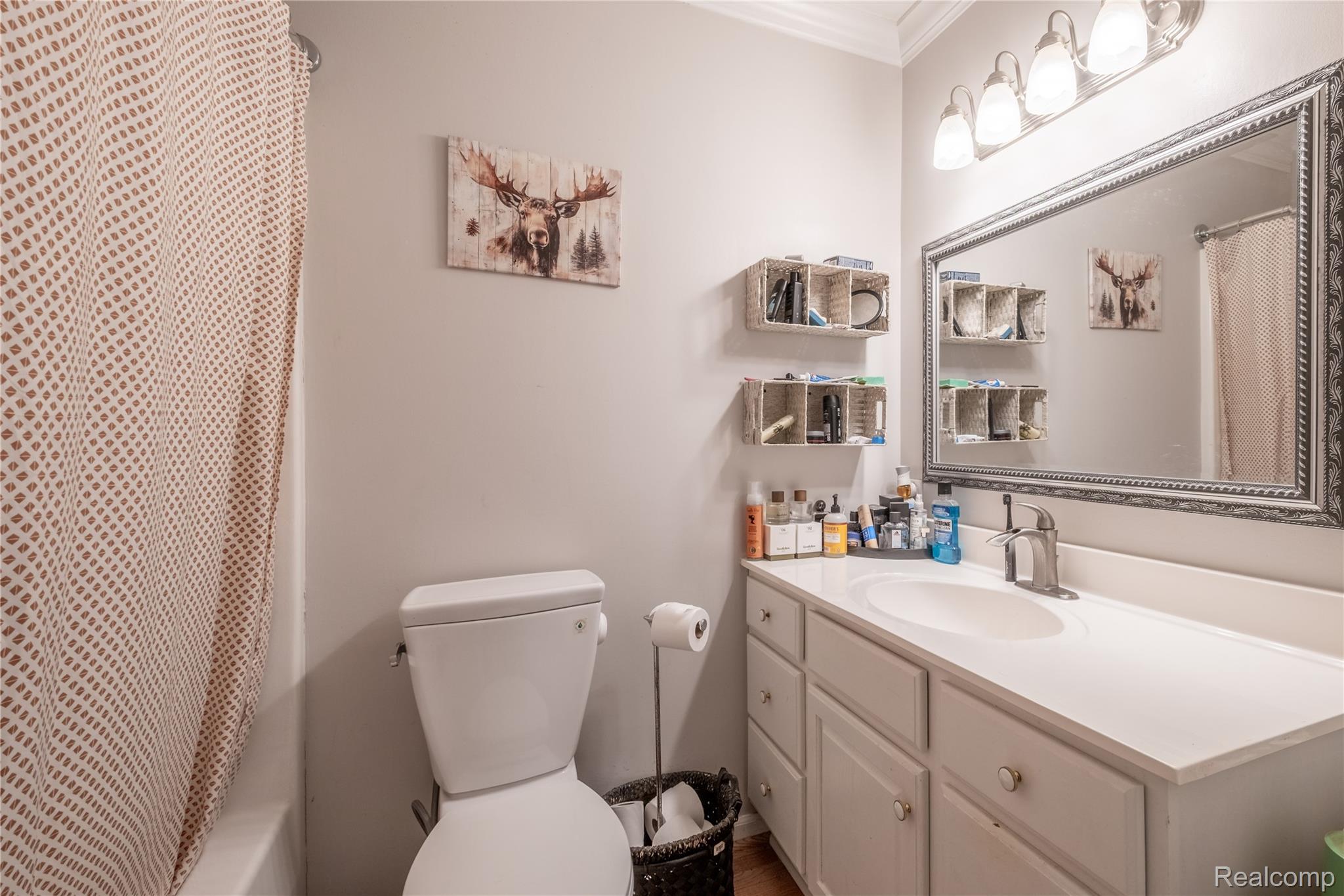 Fenton City, Michigan 48430, United States, 4 Bedrooms Bedrooms, ,3 BathroomsBathrooms,Residential,Pending,204900