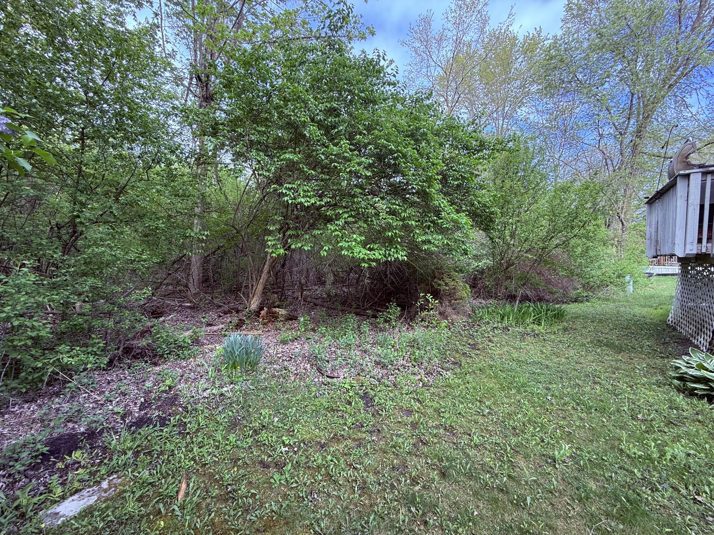3264 Hawthorn Circle
