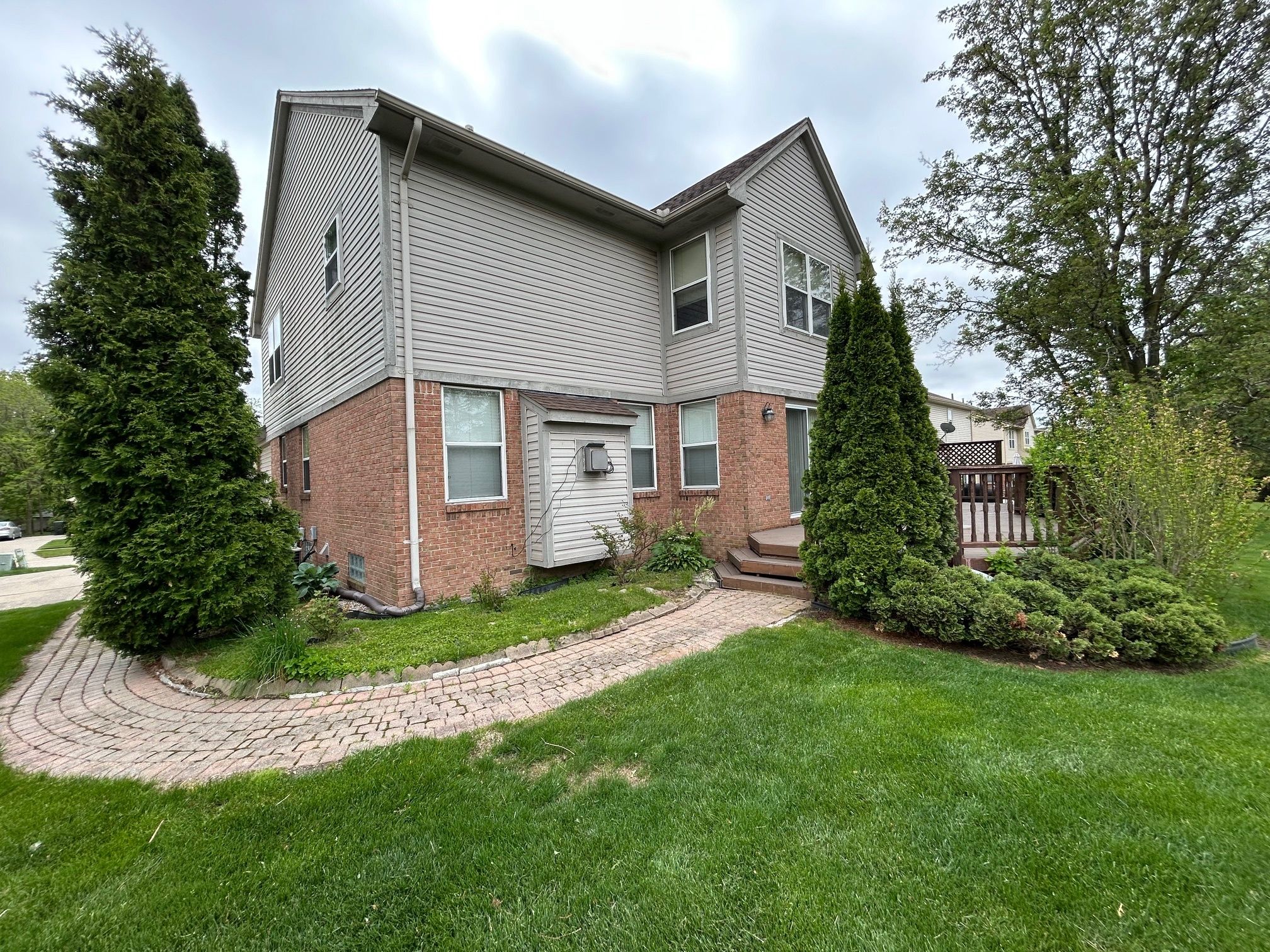 2746 LONG MEADOW Lane