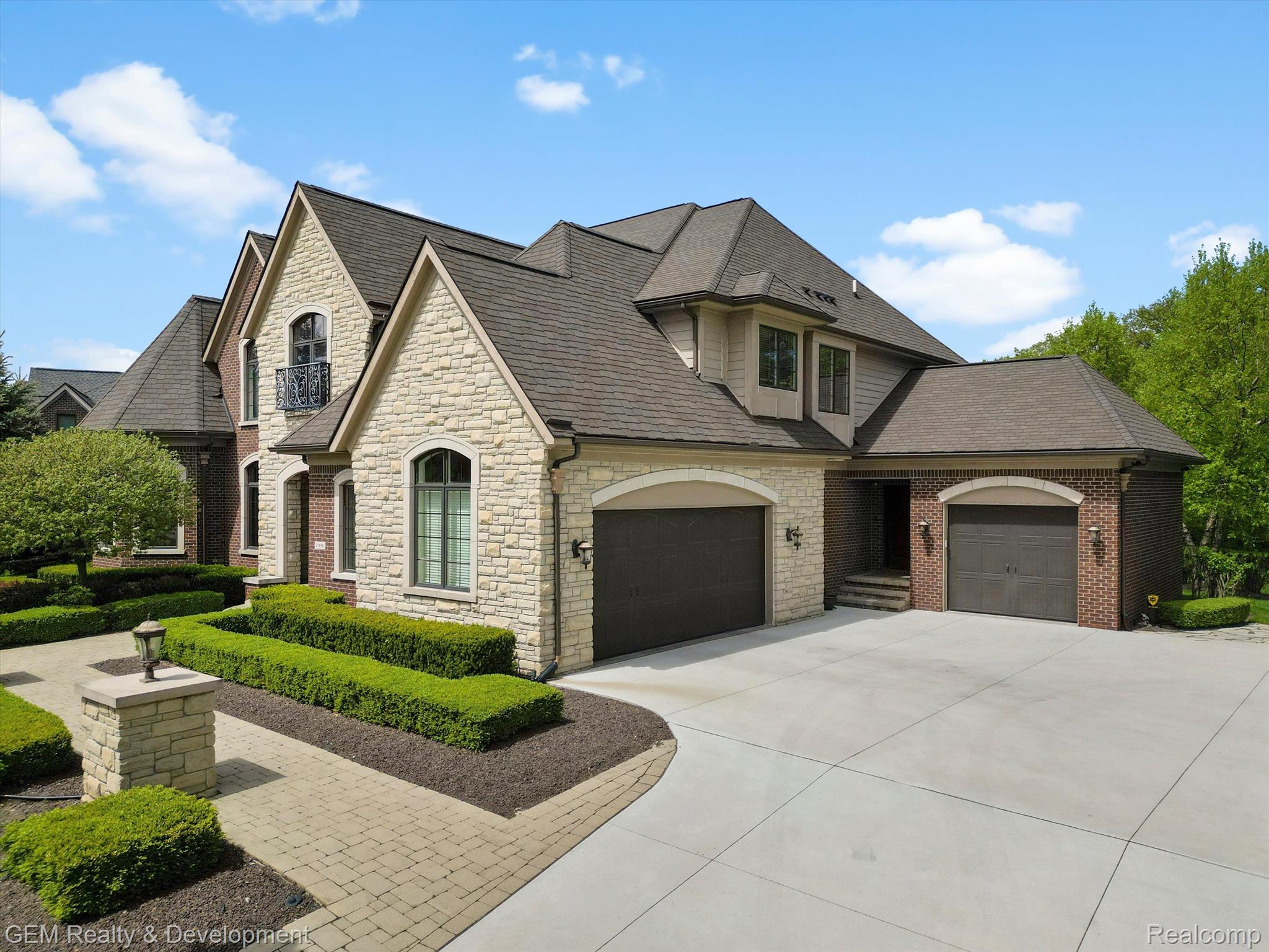 21416 EQUESTRIAN Trail