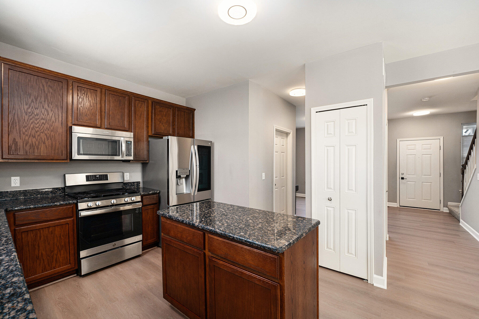 27106 Ladbroke Street