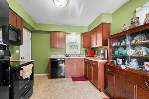 Tiny photo for 1207 Elkerton Avenue, Kalamazoo Charter Township, MI 49048 (MLS # 66026045977)