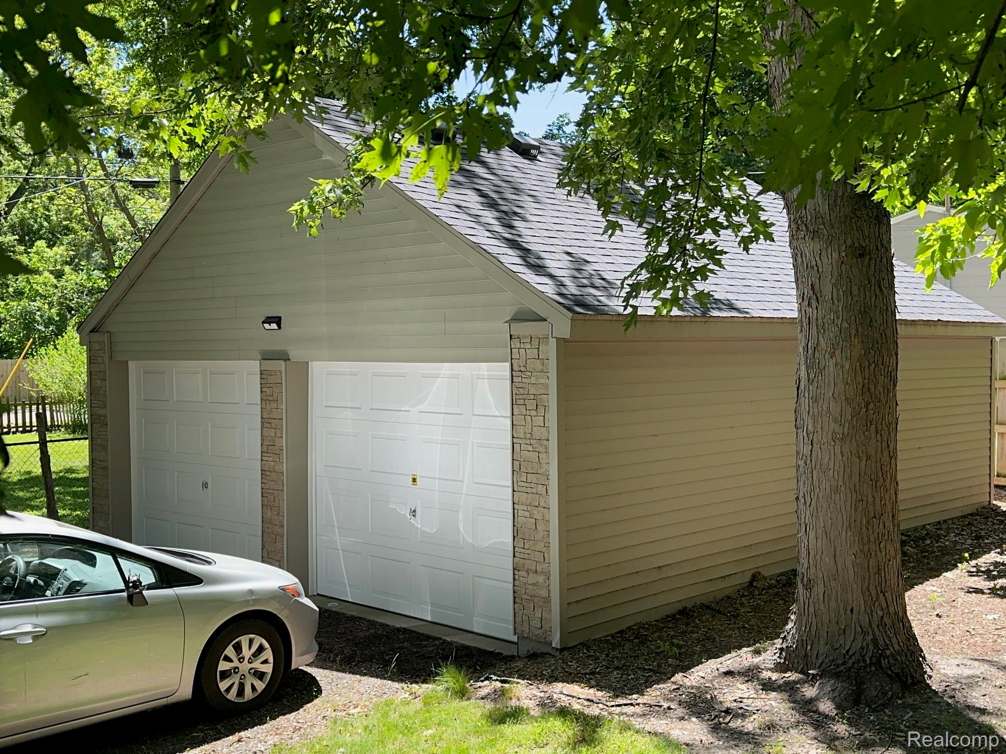 3003 Creston Avenue