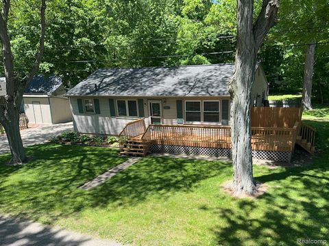 Tiny photo for 3003 Creston Avenue, Lansing City, MI 48906 (MLS # 20261036346)